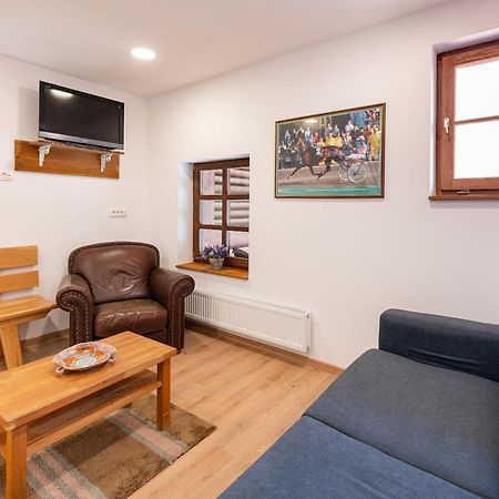 Apartment Zynga - Stud Farm Sentvid Pri Sticni ภายนอก รูปภาพ